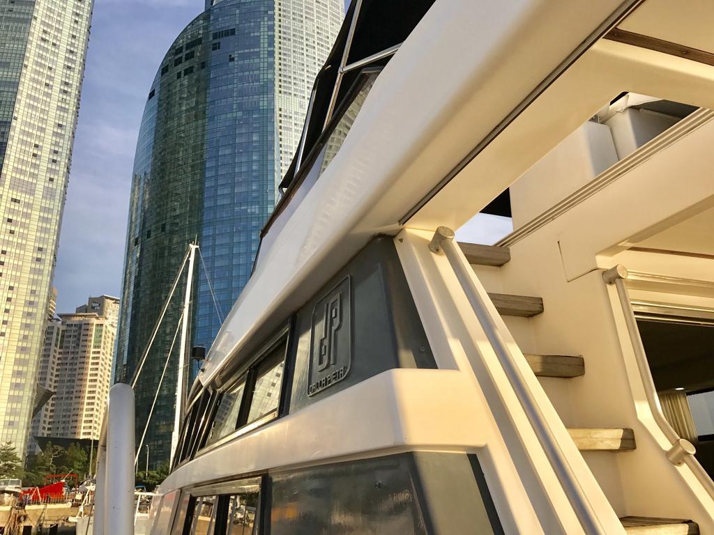 Sea And Yacht Hotel Busan Exterior photo